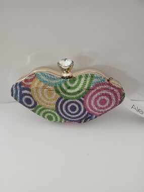 Alessia Multicolor Crystal Lip-Shaped Evening Clutch with Rose Gold Frame